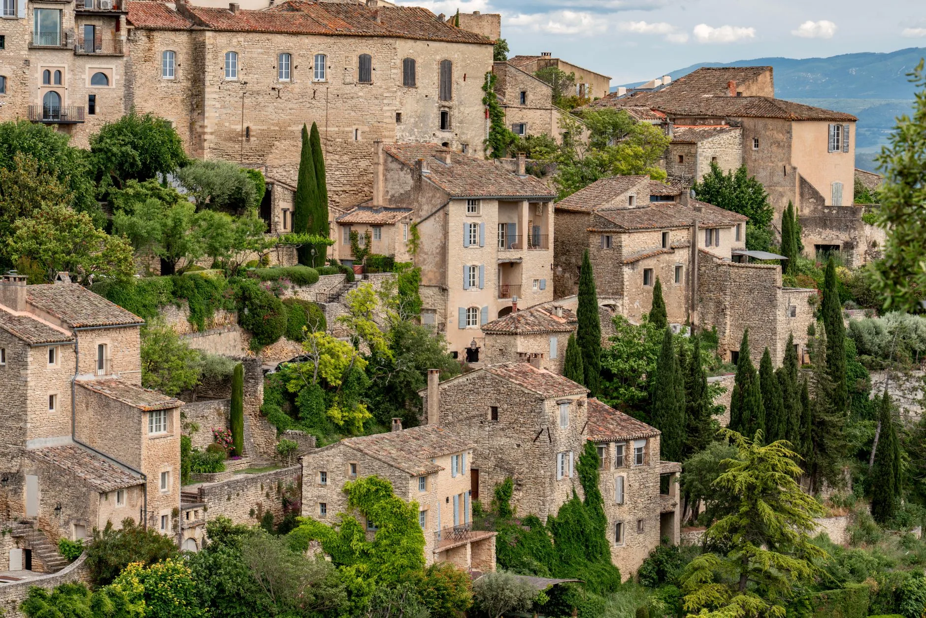 Bonnieux, Lacoste et Ménerbes : trois villages en balcon